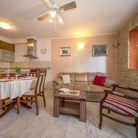Apartment Stara Kuca มาลิสตอน ภายนอก รูปภาพ