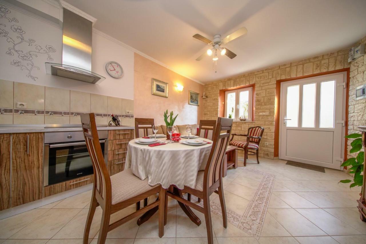 Apartment Stara Kuca มาลิสตอน ภายนอก รูปภาพ