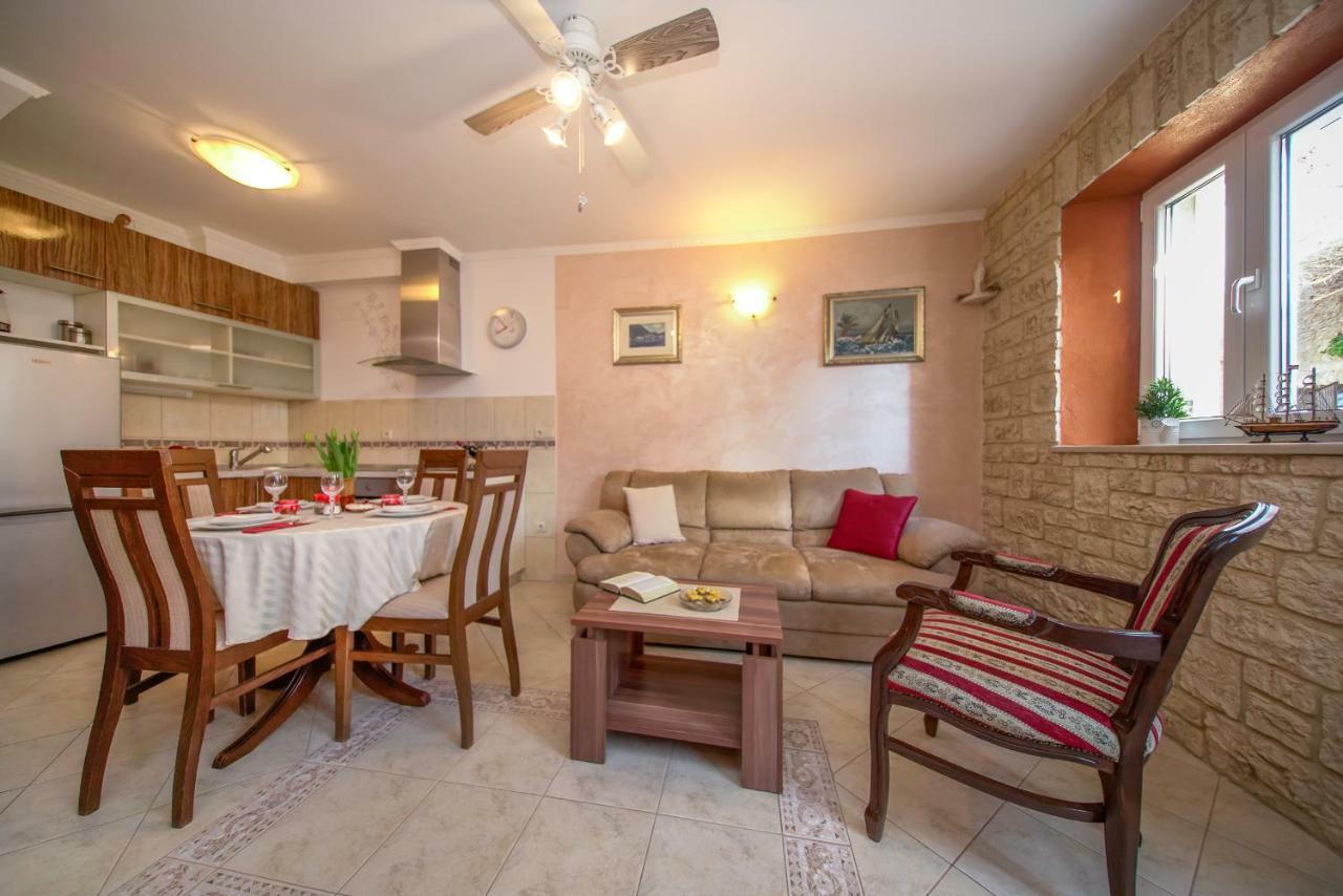 Apartment Stara Kuca มาลิสตอน ภายนอก รูปภาพ