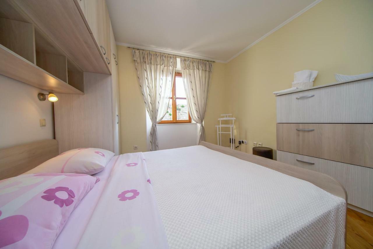 Apartment Stara Kuca มาลิสตอน ภายนอก รูปภาพ