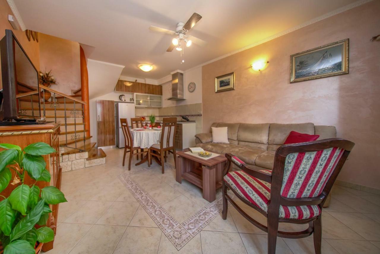 Apartment Stara Kuca มาลิสตอน ภายนอก รูปภาพ