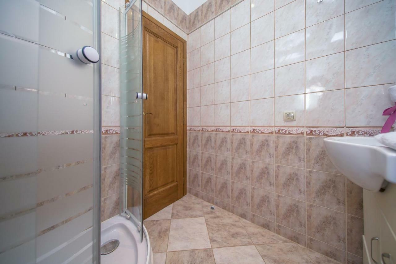 Apartment Stara Kuca มาลิสตอน ภายนอก รูปภาพ
